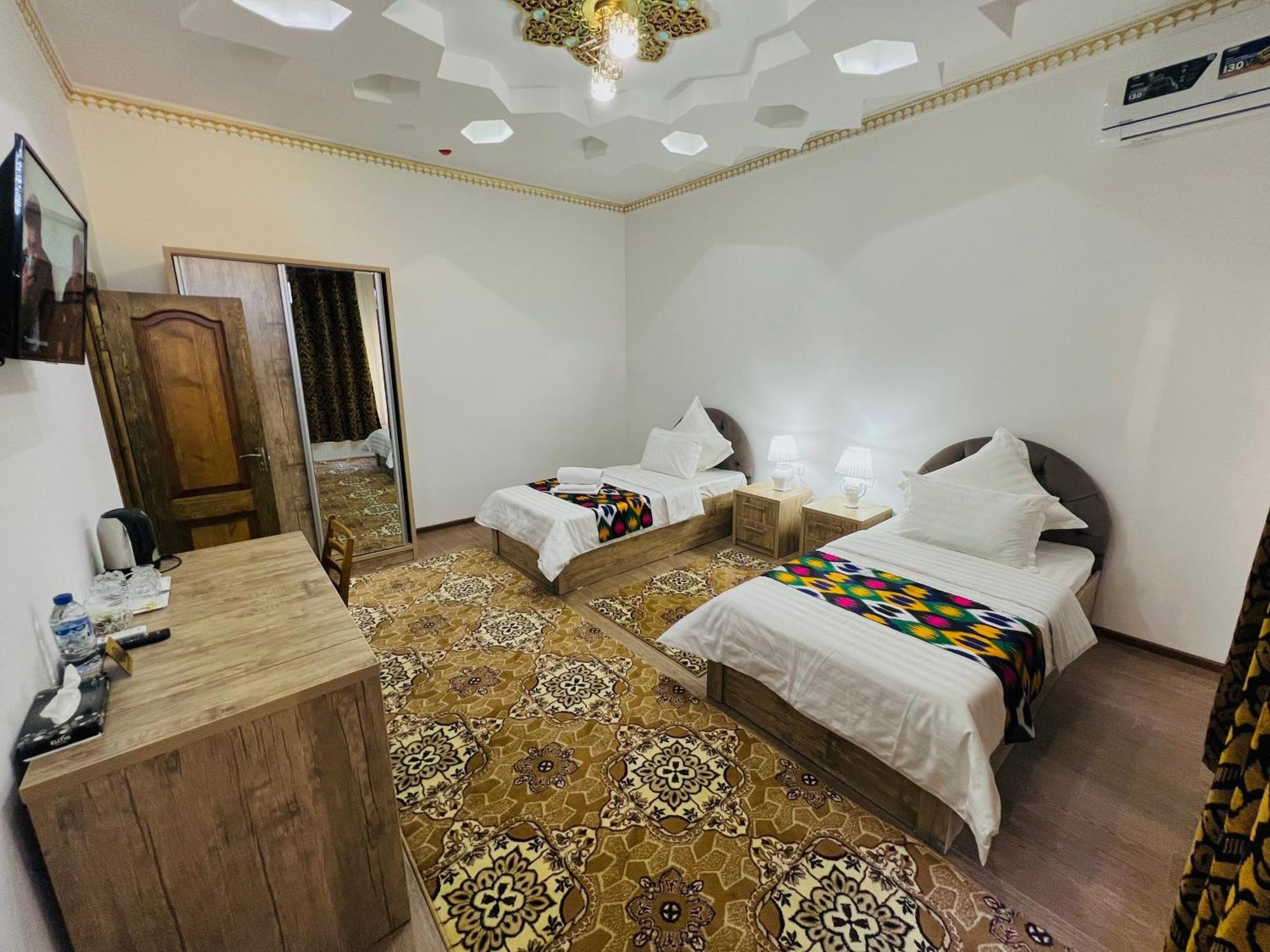 Lola Boutique Hotel Бухара Екстериор снимка