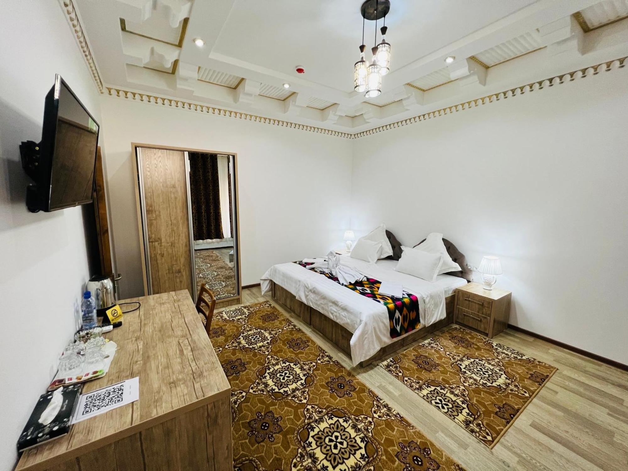 Lola Boutique Hotel Бухара Екстериор снимка