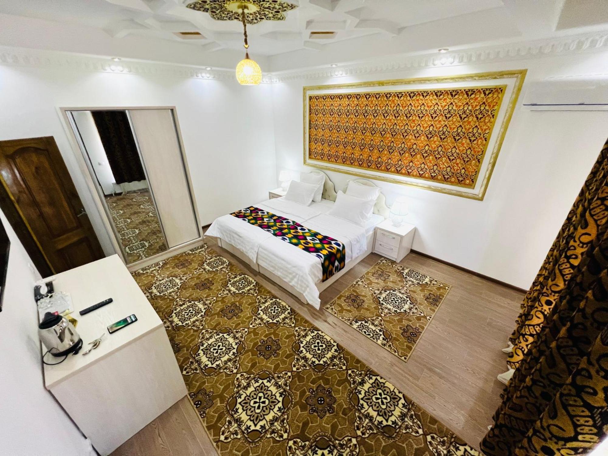 Lola Boutique Hotel Бухара Екстериор снимка