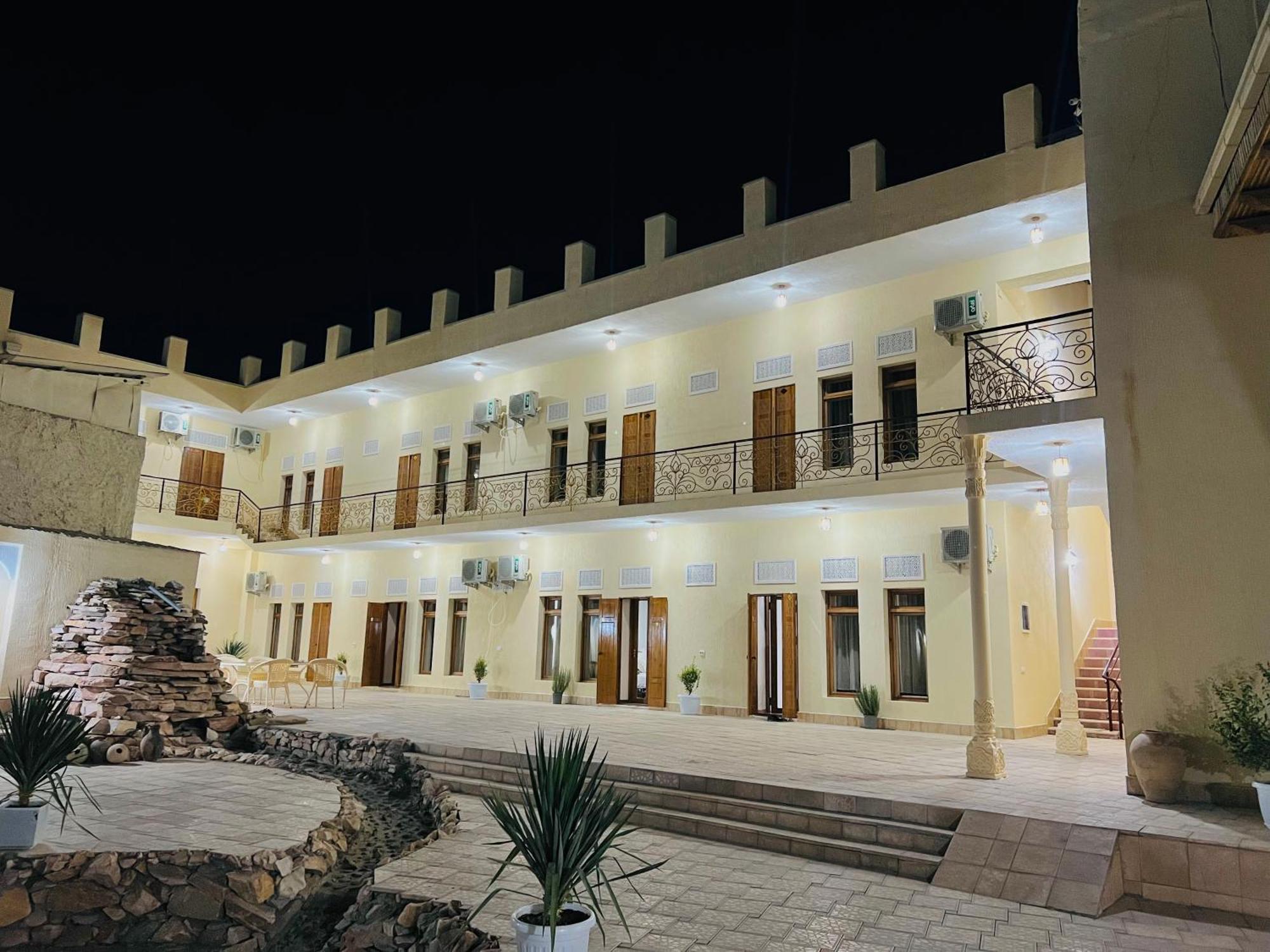 Lola Boutique Hotel Бухара Екстериор снимка