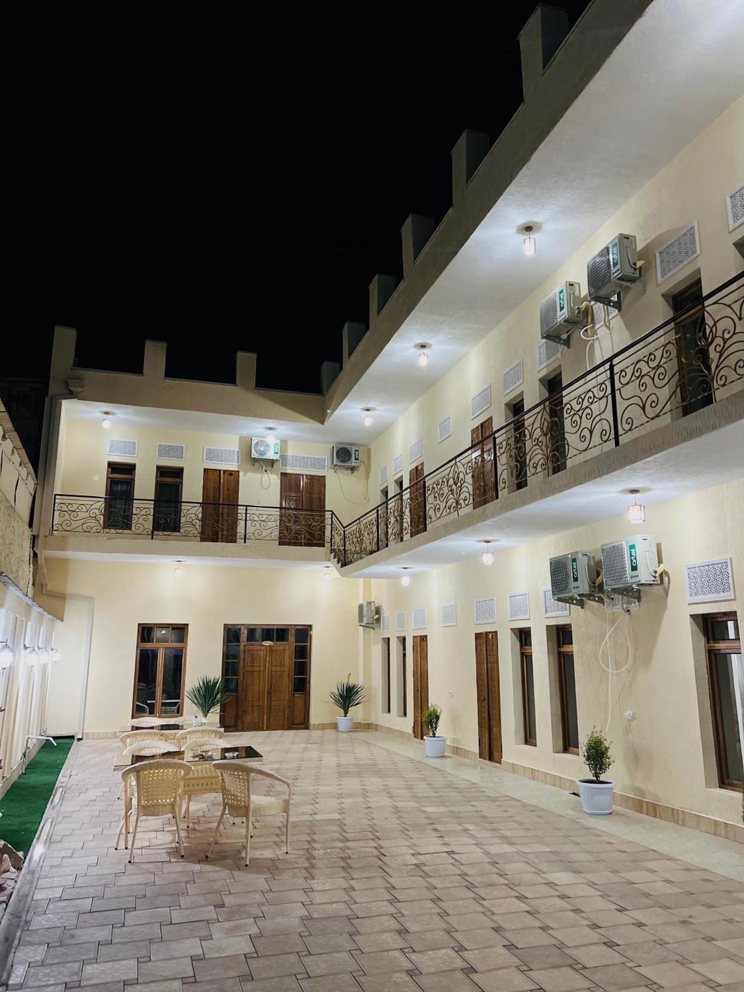 Lola Boutique Hotel Бухара Екстериор снимка