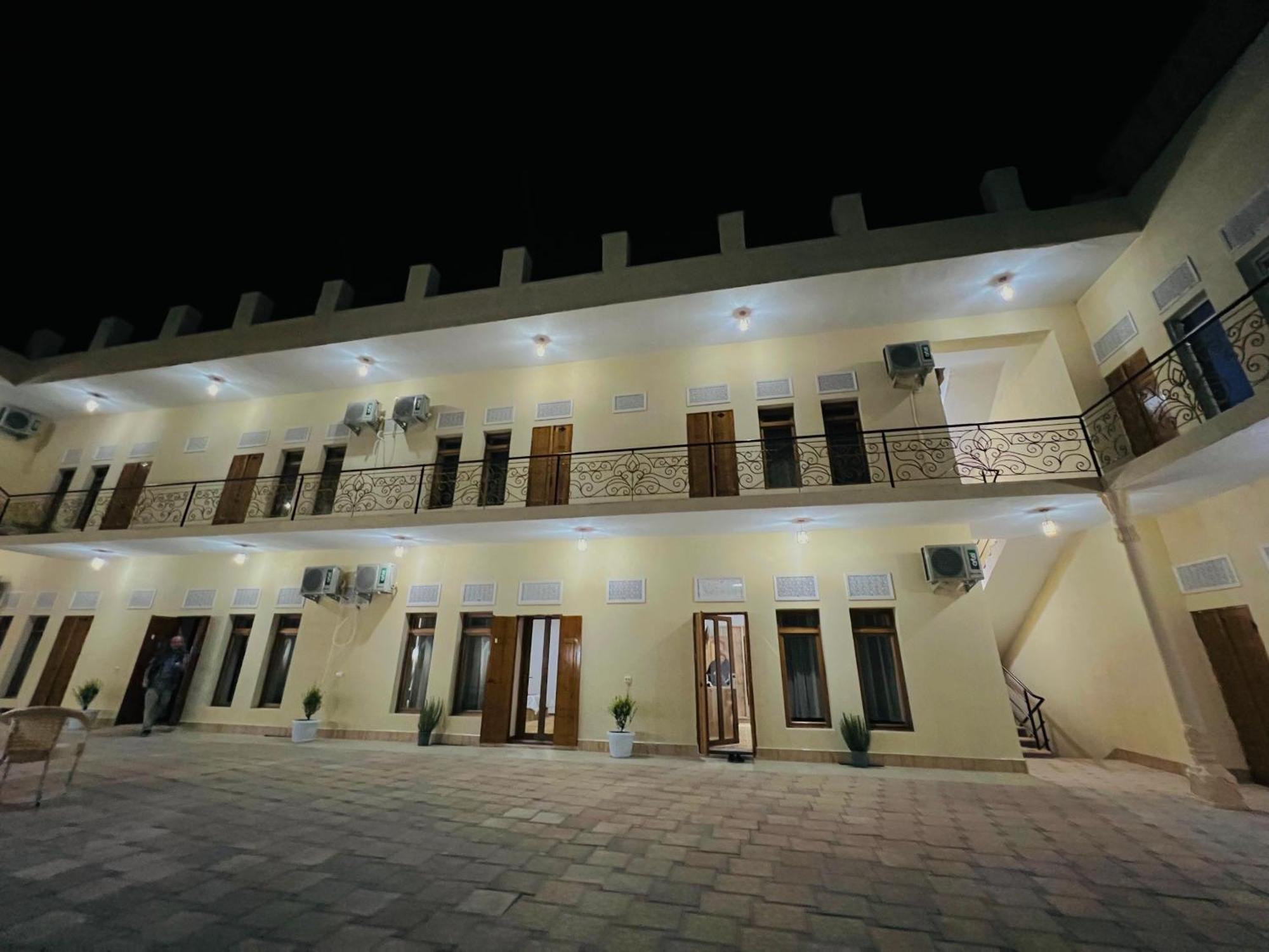 Lola Boutique Hotel Бухара Екстериор снимка